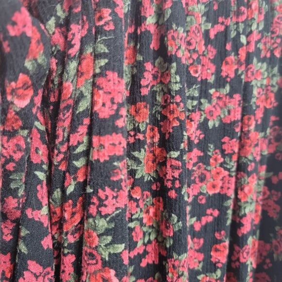 Torrid Cold Shoulder Peasant Top 3X 90s Y2K Red Floral 22/24 759 - Picture 6 of 11